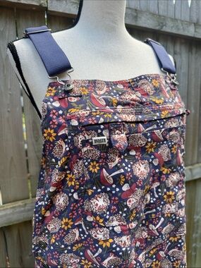 🍄🦔 Floral Print Overalls with Navy Straps – Size XL x 31 🦔🍄